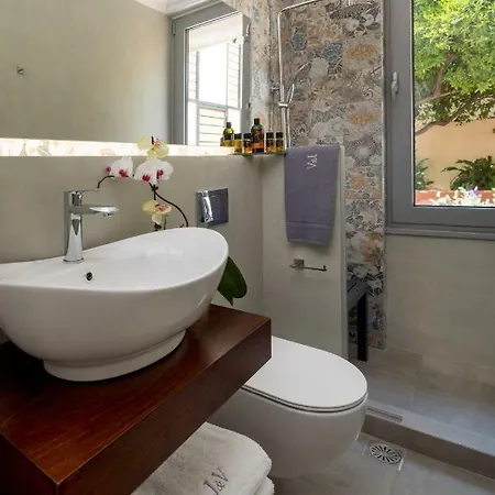 J&v Luxury Apartment *